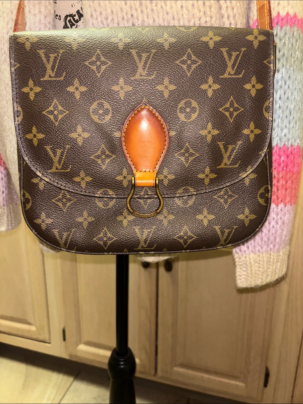 Louis Vuitton Large Monogram St Cloud Crossbody w/ Adjustable Strap & LV Wallet - Picture 4 of 17